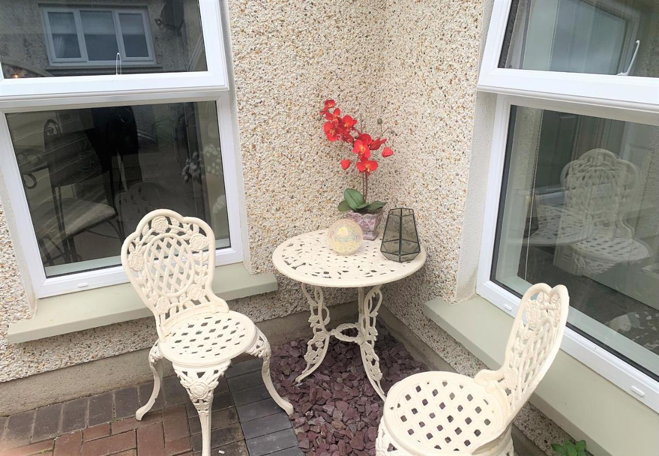 Naas 2 Bedroom Back Garden Escape Exterior foto